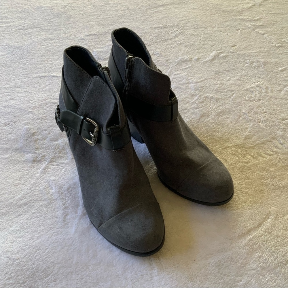 CARLOS by Carlos Santana Macomb Buckeled Ankle Booties - Picture 3 of 8